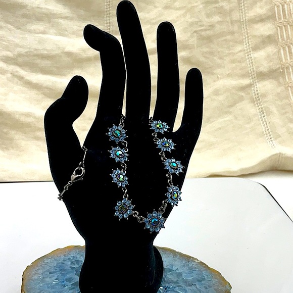 16” Gun Metal Necklace With Nine Flowers With Aurora Borealis Crystals - Picture 4 of 5